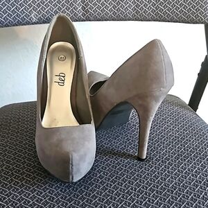 DEB Stiletto Women Heels size 8.5 Gray